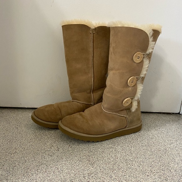 Ugg Bailey button boot - Picture 1 of 3
